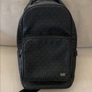 Michael Kors sling pack